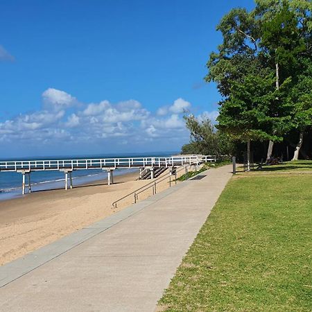 Villa Venezia Apt 3 - Spacious Hervey Bay Beachfront Apartment Kültér fotó