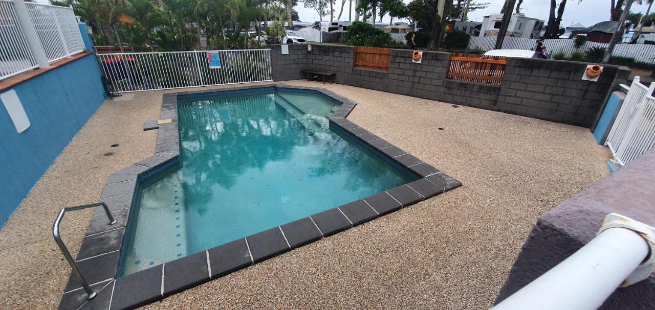 Villa Venezia Apt 3 - Spacious Hervey Bay Beachfront Apartment Kültér fotó
