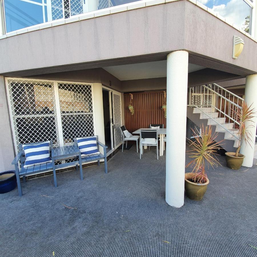 Villa Venezia Apt 3 - Spacious Hervey Bay Beachfront Apartment Kültér fotó